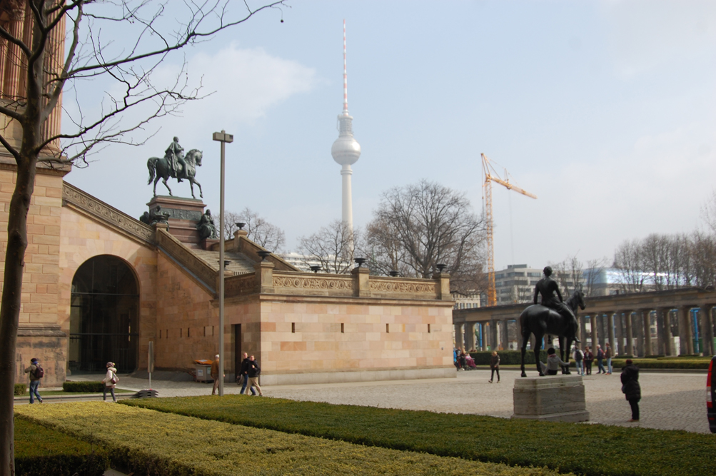 1wcavallo-alexanderplatz.jpg